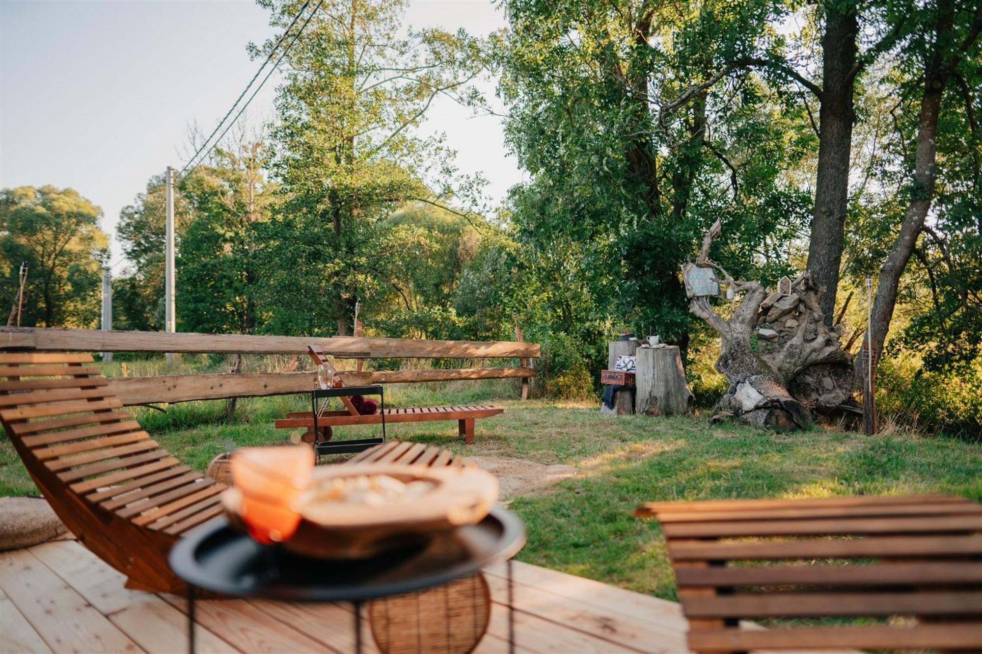 Restaurant A Penzion Na Cechach Hotel Korouhev Екстериор снимка